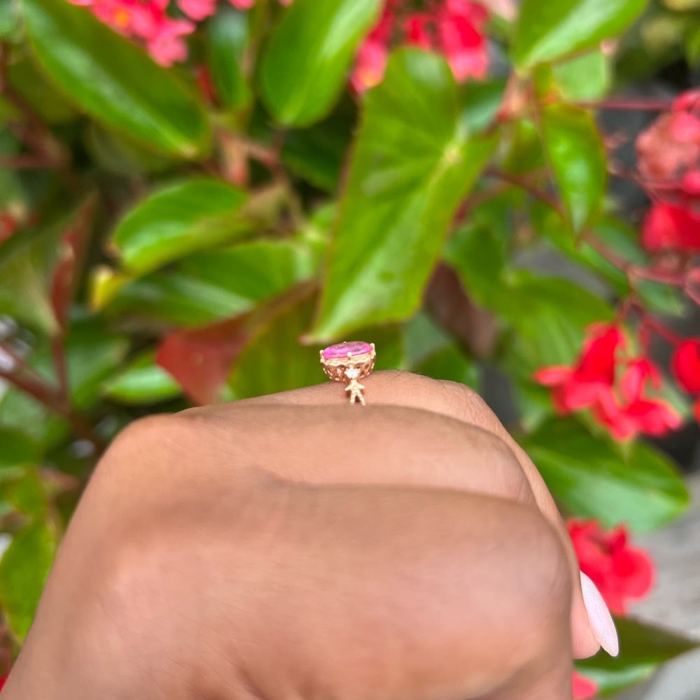 Elegant Pink Gemstone Ring - Picture 5 of 11